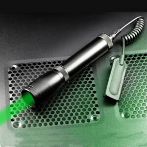Laserové svietidlo na zbraň ND30 vytvára skutočné nočné videnie